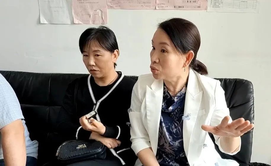 DƬ